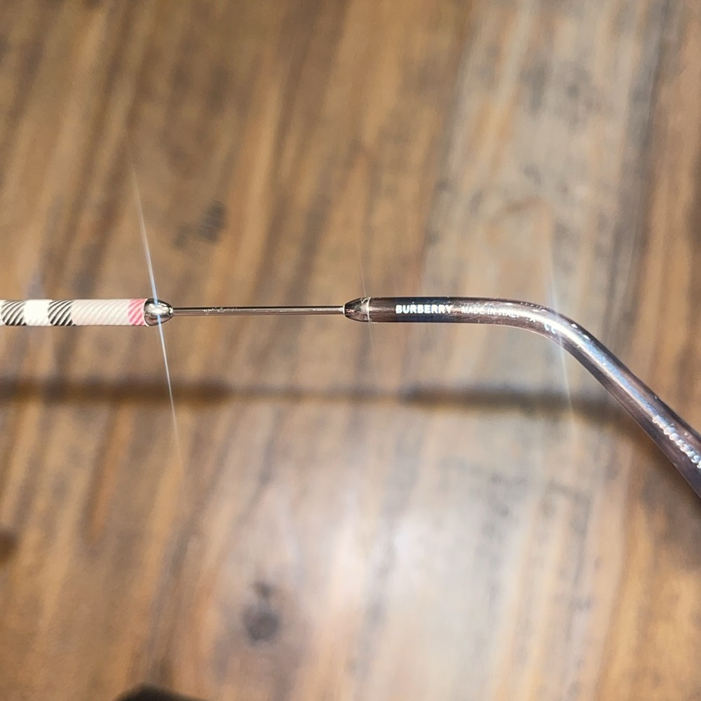 BURBERRY GOLD AVIATOR SUNGLASSES - Picture 5 of 8